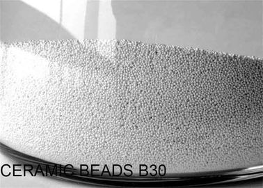 धातु की सतह की सफाई के लिए कम टूटने वाली मनका ब्लास्टिंग सामग्री 62% ZrO2 B30